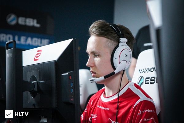 理性讨论，18年RNG和24年BLG谁的综合实力更强？